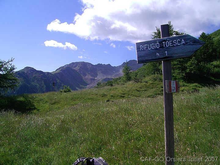 MM_2007-07-04_09-56-27_R Jour 4. Val Gravio > voitures.  Descente par le 