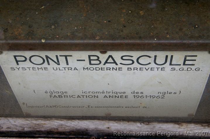 IMGP8127_003012 la bascule de la place de rochefort-Montagne
