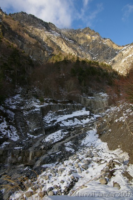IMGP6657 Le haut du manival, vu de prs de la cabane forestire.
(partie gauche du montage prsent plus loin)